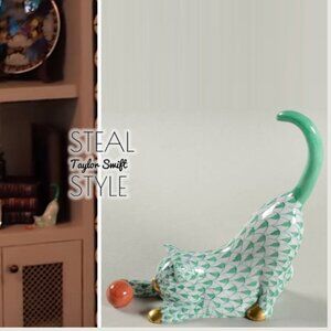 MINT! HEREND Green Fishnet Cat Playing With Ball 24K Gold Figurine Taylor Swift